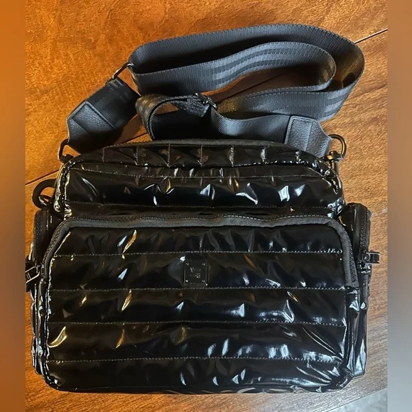 Think Royln The Trinity Handbag Black Patent Crossbody Quilted Detachable Strap - Picture 3 of 8